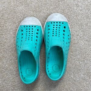 Kids native shoes in teal